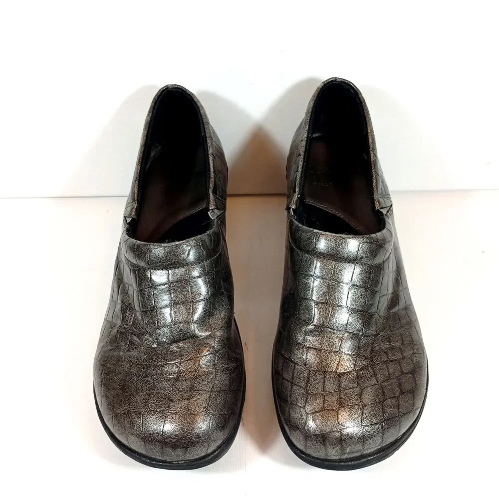Nurse Mates Pillowtop Womens Bronze Croc Slip On Clogs Shoes Size 9M